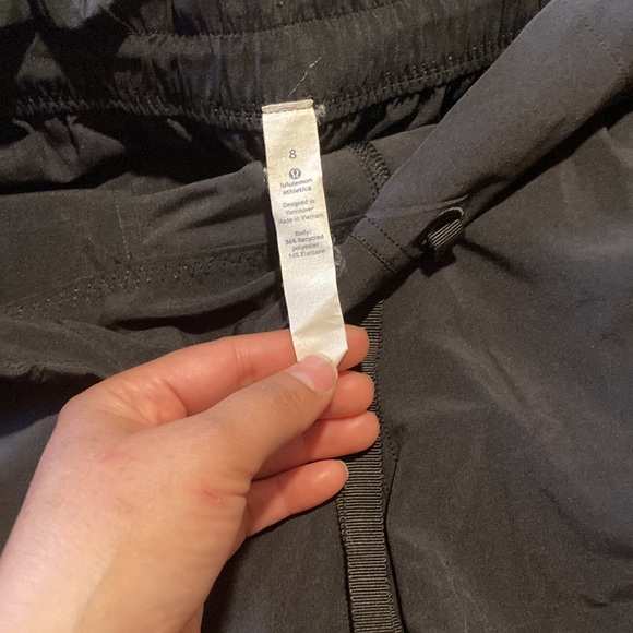 Lululemon - Picture 2 of 4